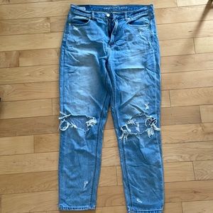 American eagle high wasted mom jeans
